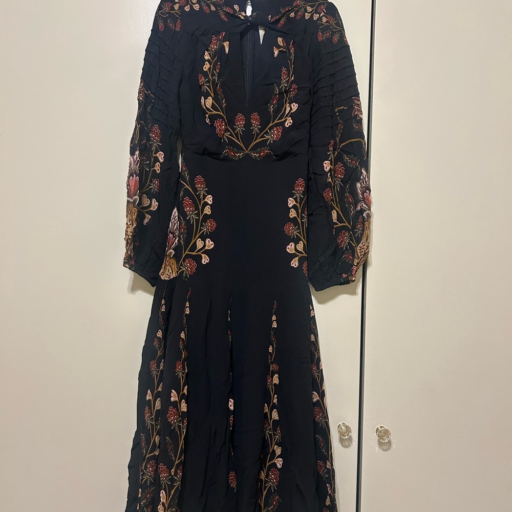 FARM Rio Black Berry Garden Long Sleeve Pleated Maxi Dress - Picture 2 of 4